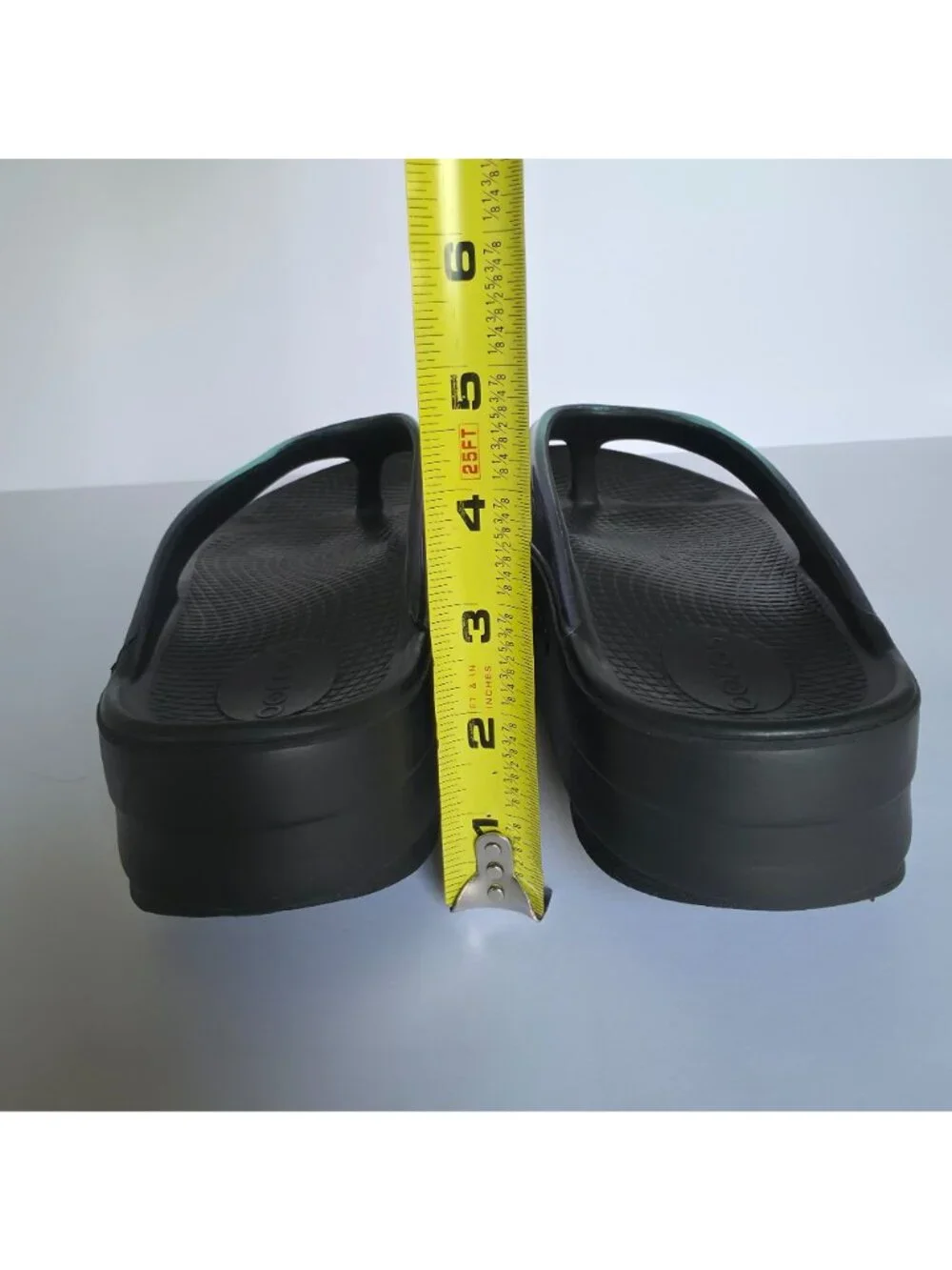 OOFOS OOlala Luxe Iridescent Blue Black Recovery Flip Flops Comfort Slides. Sz 9